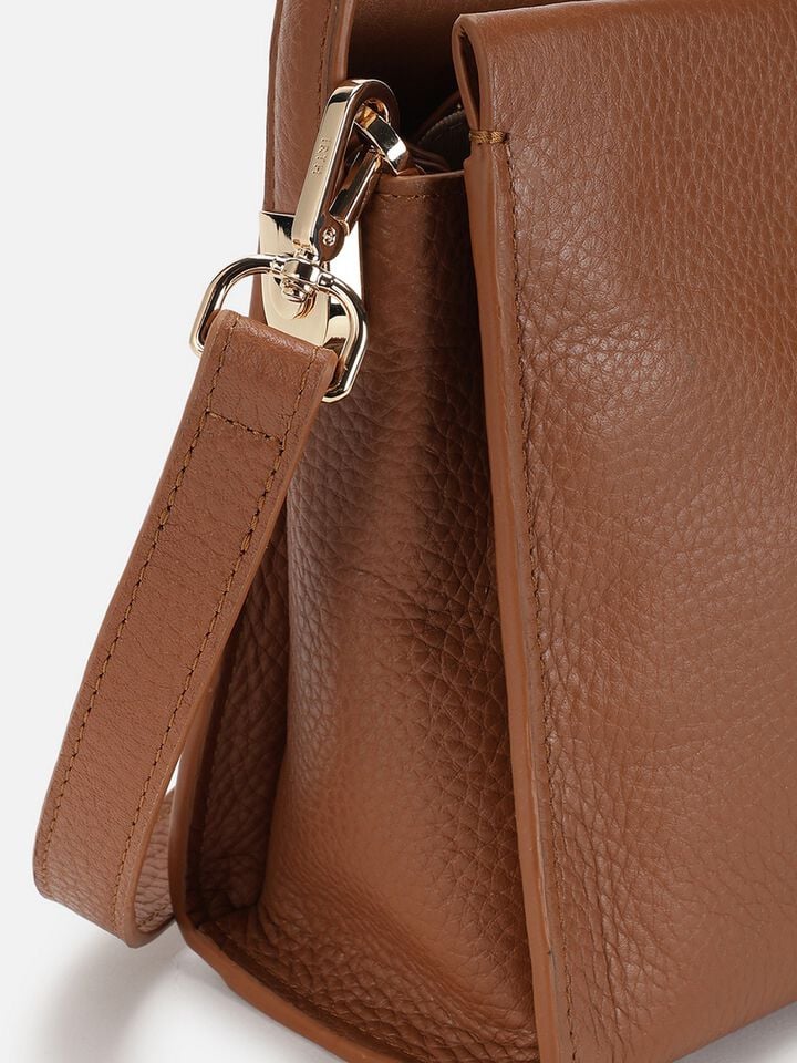 Leona Leather Handheld - Tan
