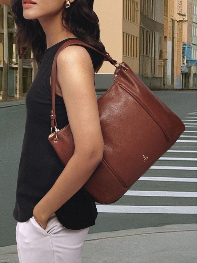 Quinn Shoulder Bag - Tan