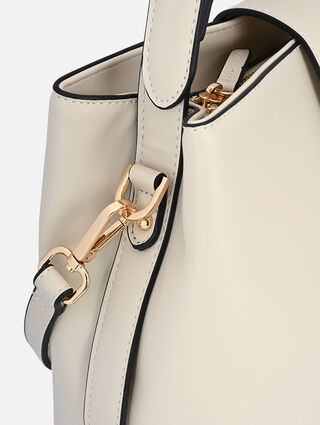 Dreamy creamy shoulder bag