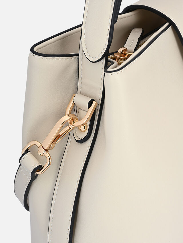 Dreamy creamy shoulder bag