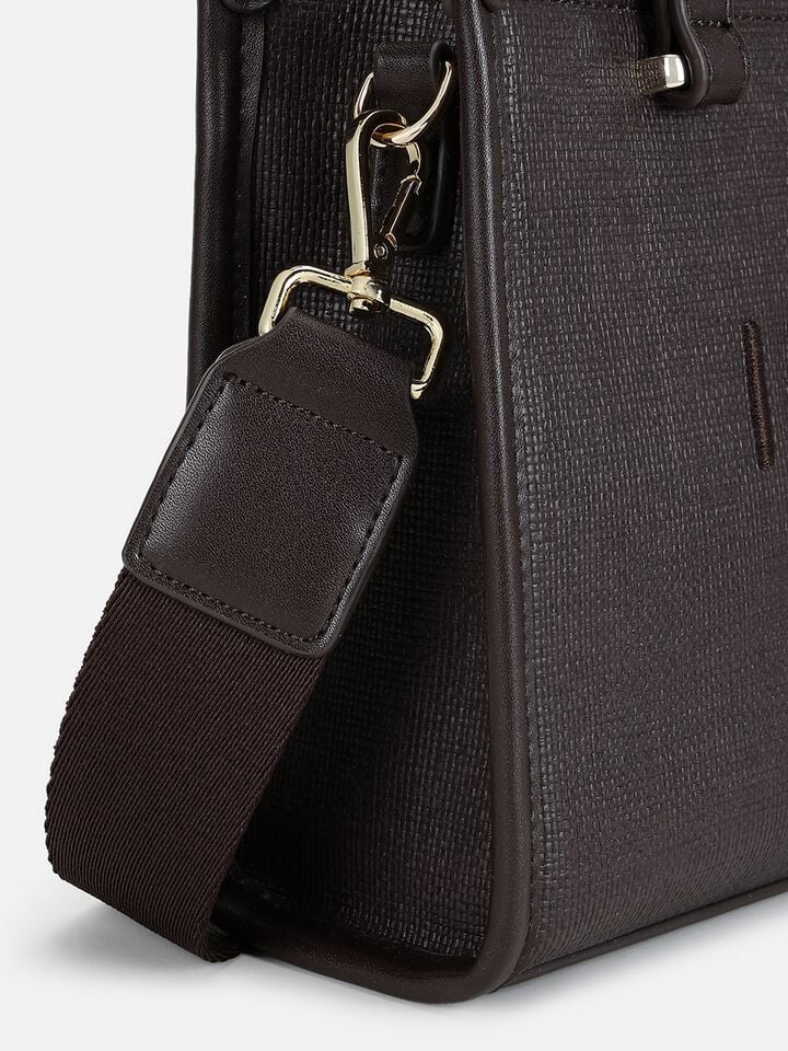 Clover Twines Handheld - Dark Brown