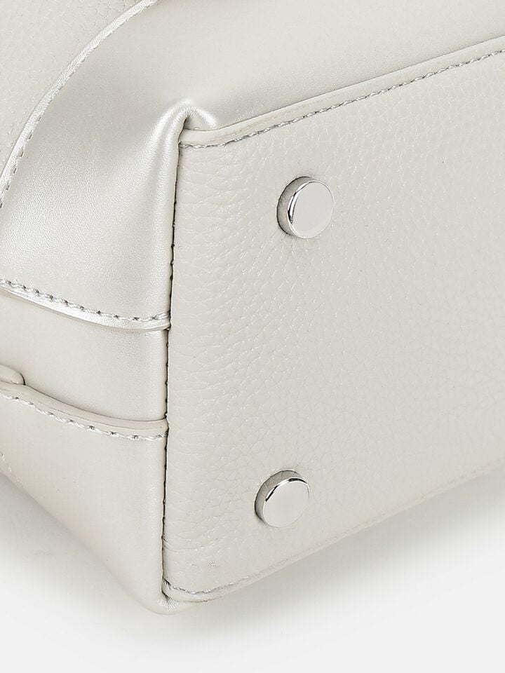 Pearl Handheld - White