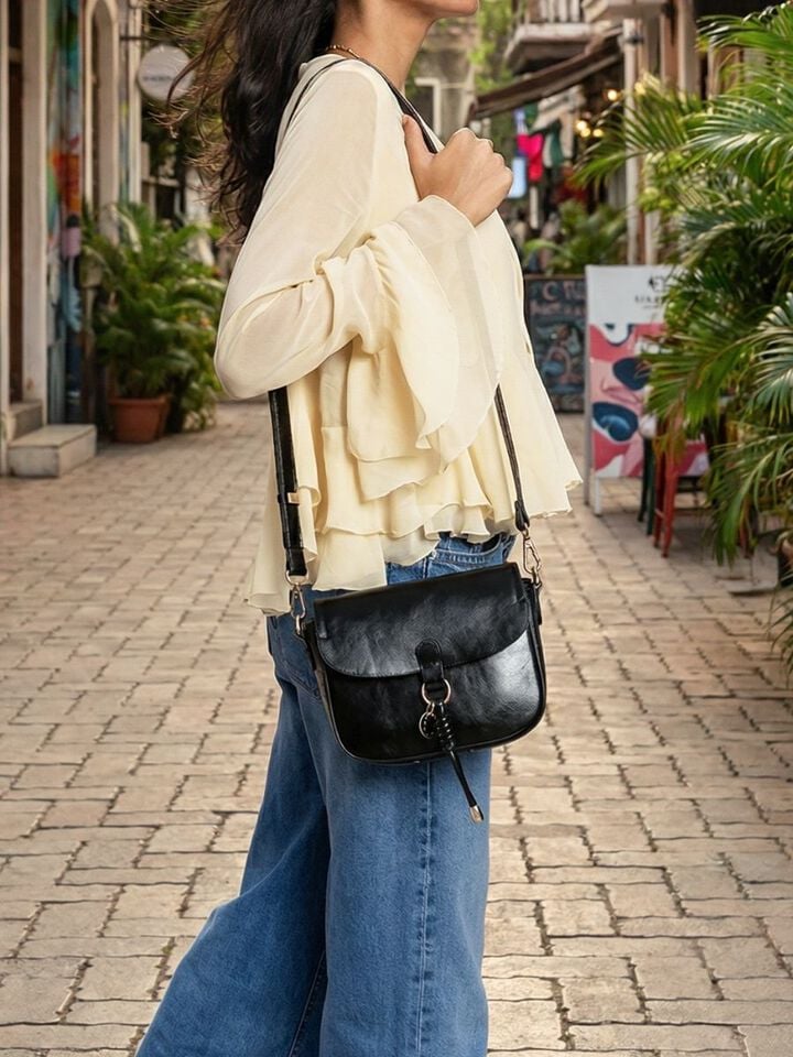 Reese Sling Bag - Black