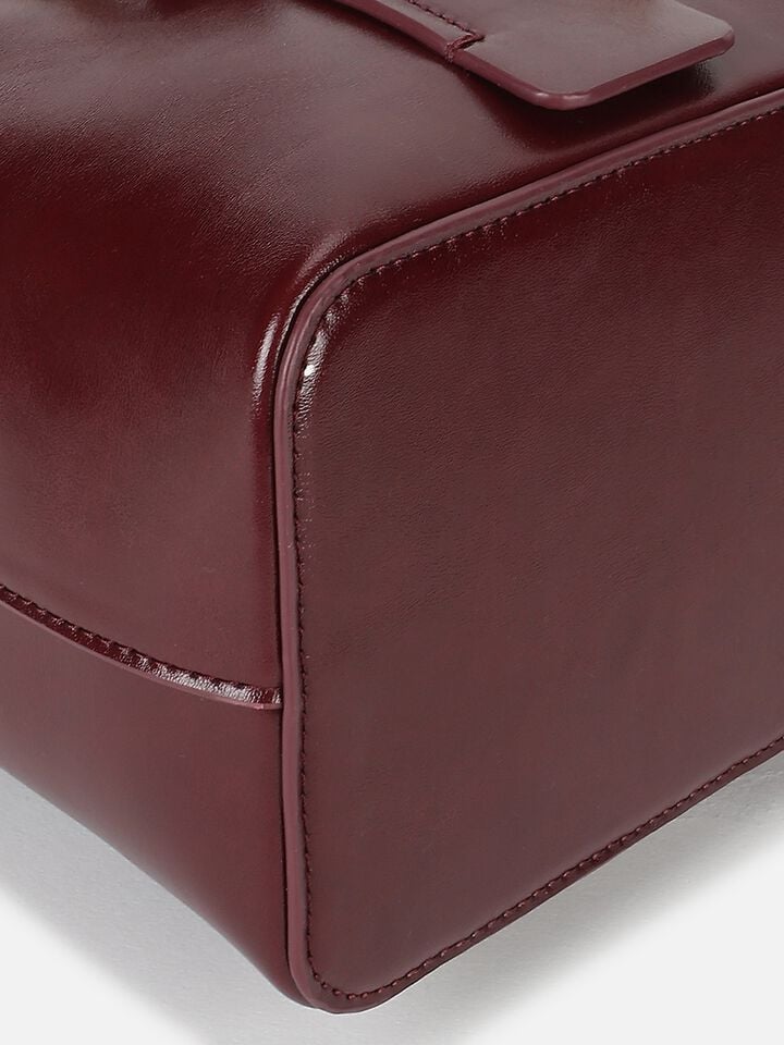Ruth Handheld - Dark Cherry