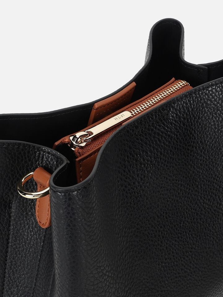 Cassie Handheld - Black