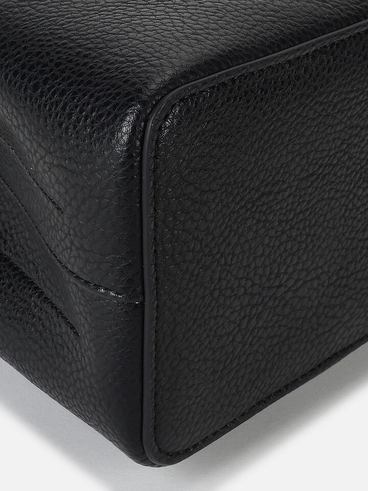 Cassie Handheld - Black