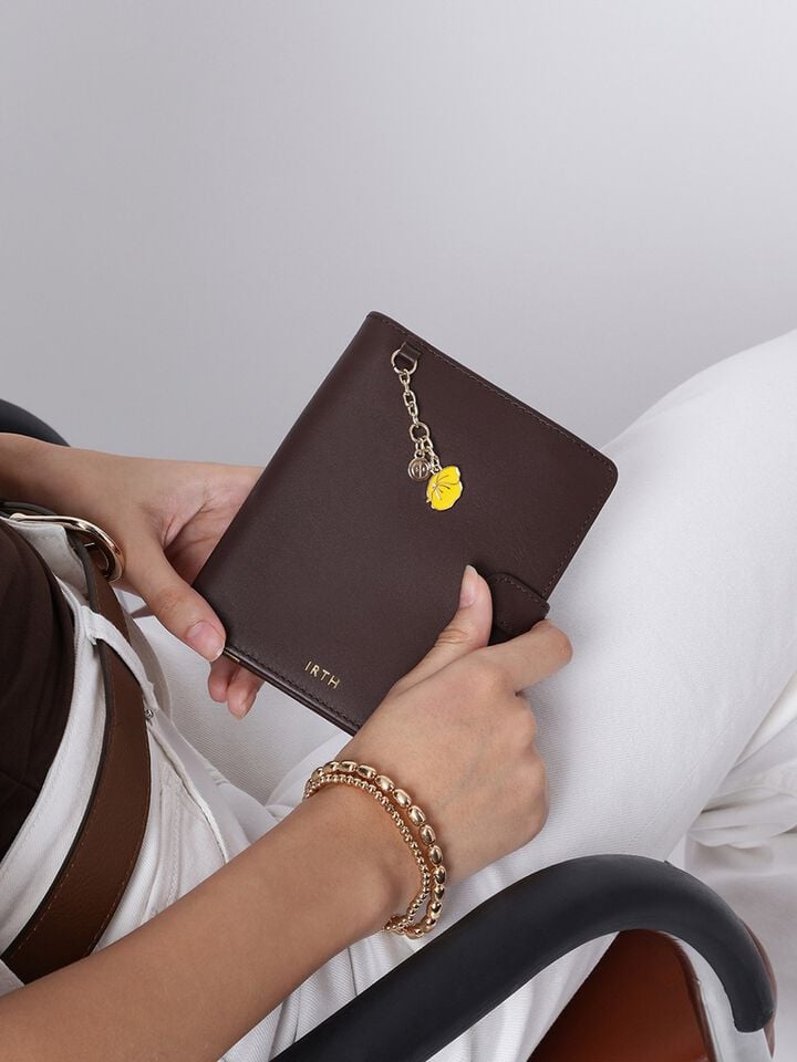 Atlas Leather Passport Holder - Hot Chocolate