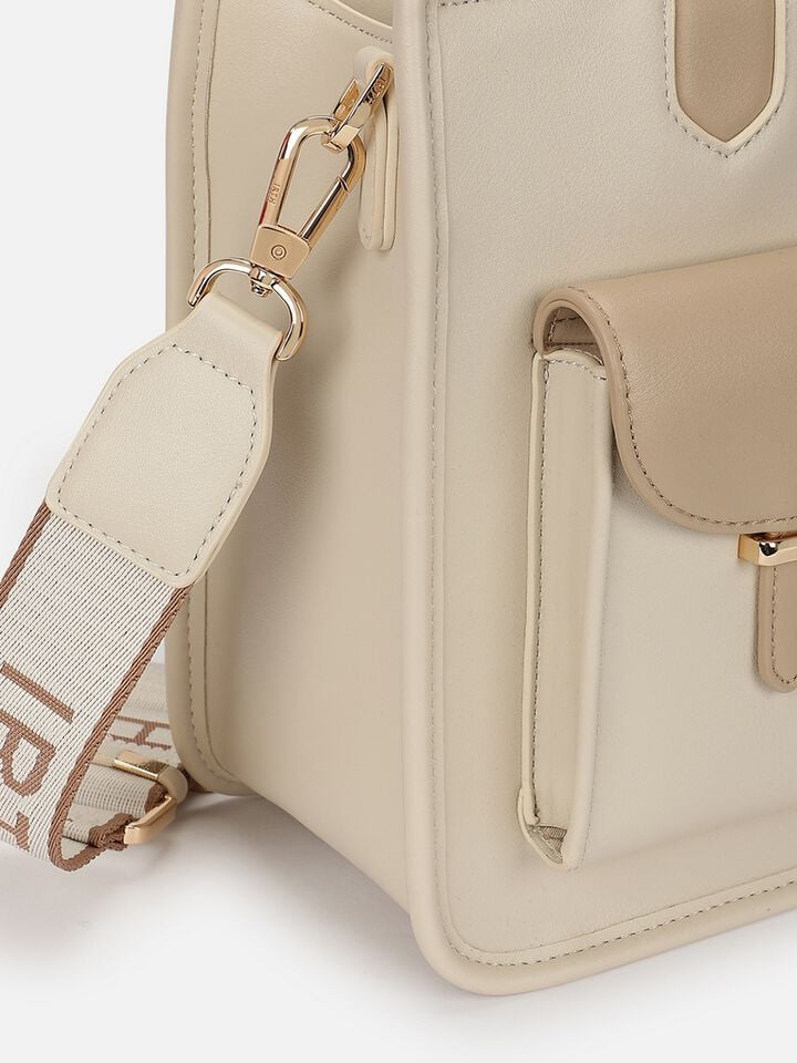 Roxanne Handheld - Off-White