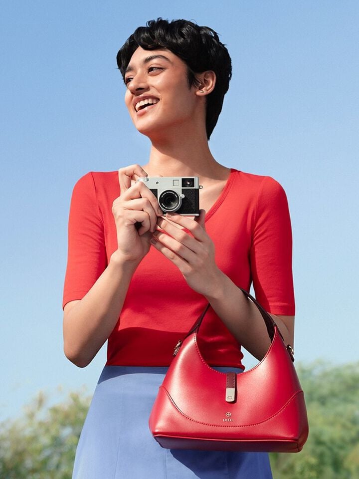 Adeline Handheld - Cherry