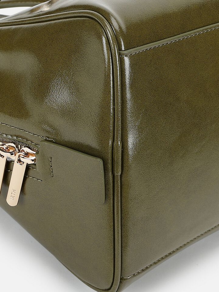 Chelsea Handheld - Olive