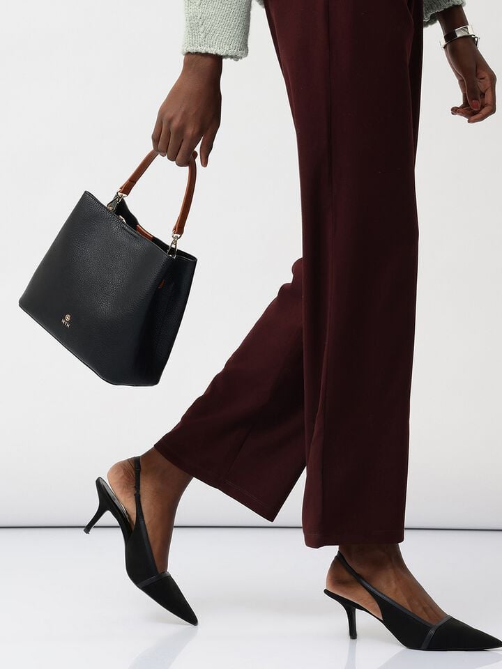 Cassie Handheld - Black