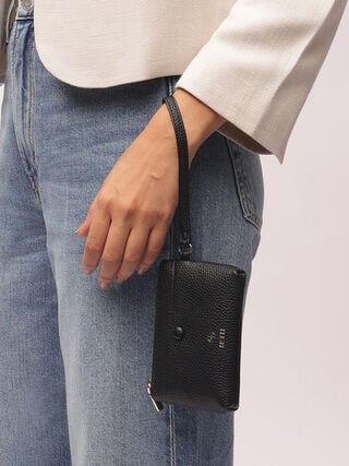 Vera Wristlet Wallet - Black