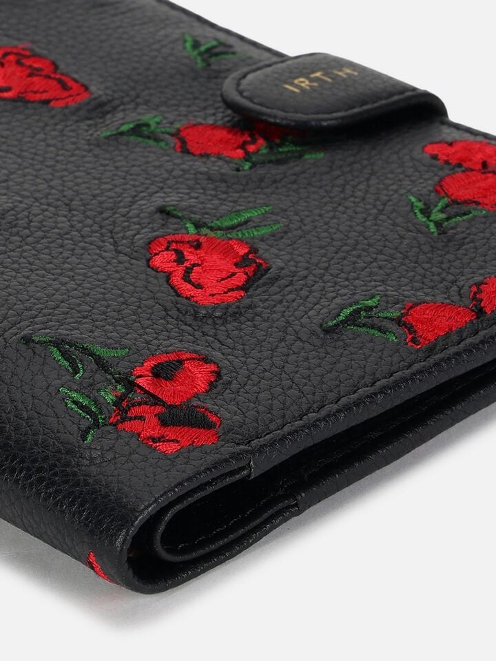 Meadows Atlas Passport Holder - Black