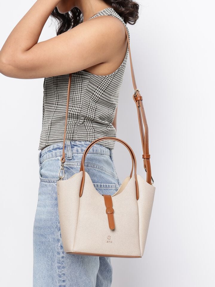 Briar Twines Handheld - Beige