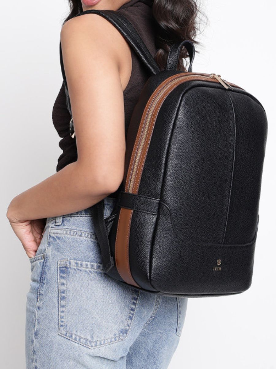 Austin Black Office Laptop Backpack by IRTH | House of Titan