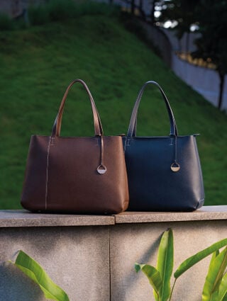Zoe Navy Tote