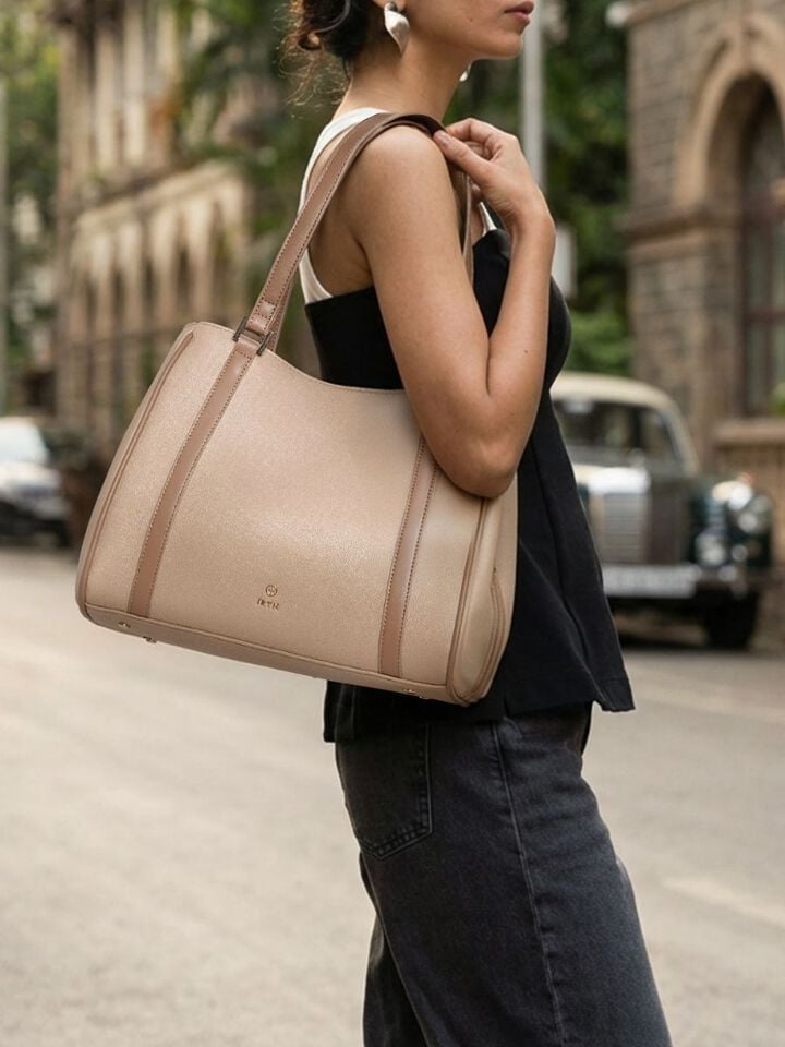 Vivienne Shoulder Bag - Beige
