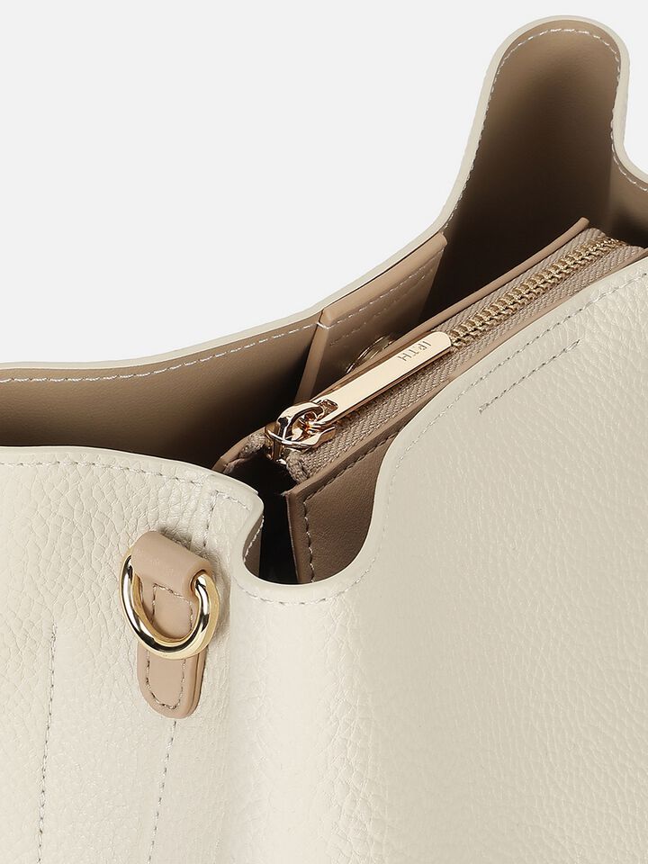 Cassie Handheld - Off-White