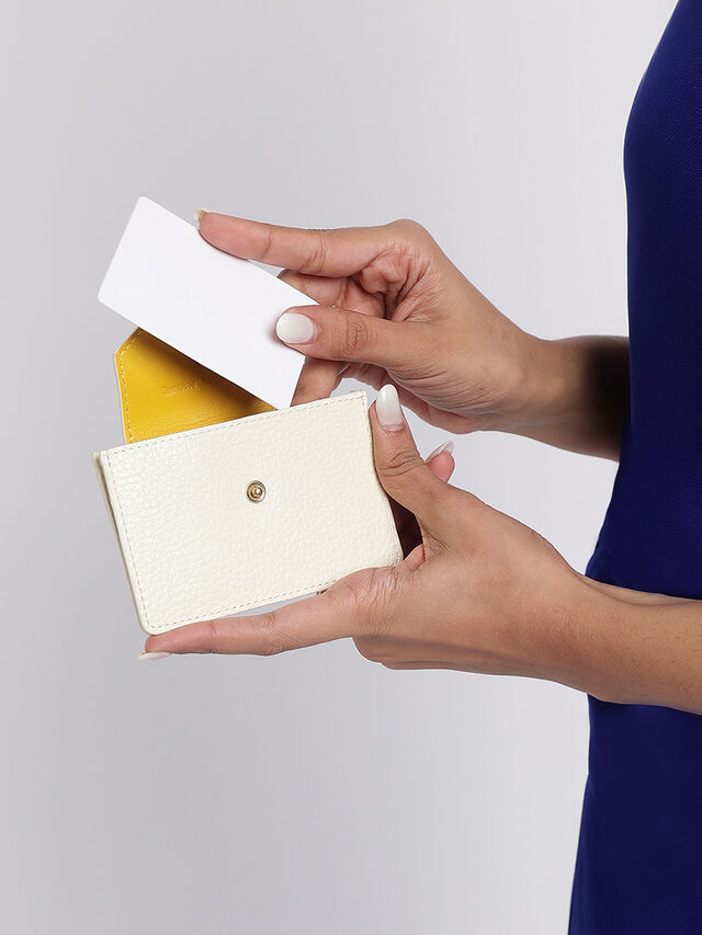 Snug Leather Card Holder - Off-White