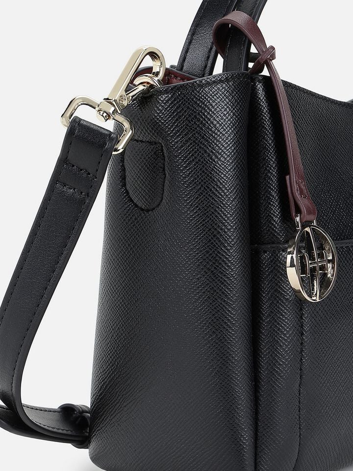 Katie Handheld - Black