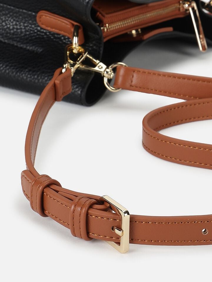 Cassie Handheld - Black