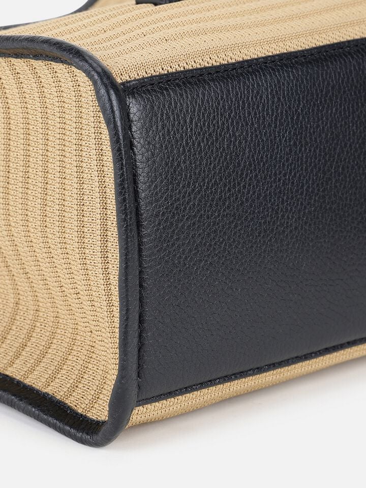 Knits Handheld - Beige