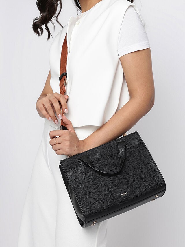 River Handheld - Black