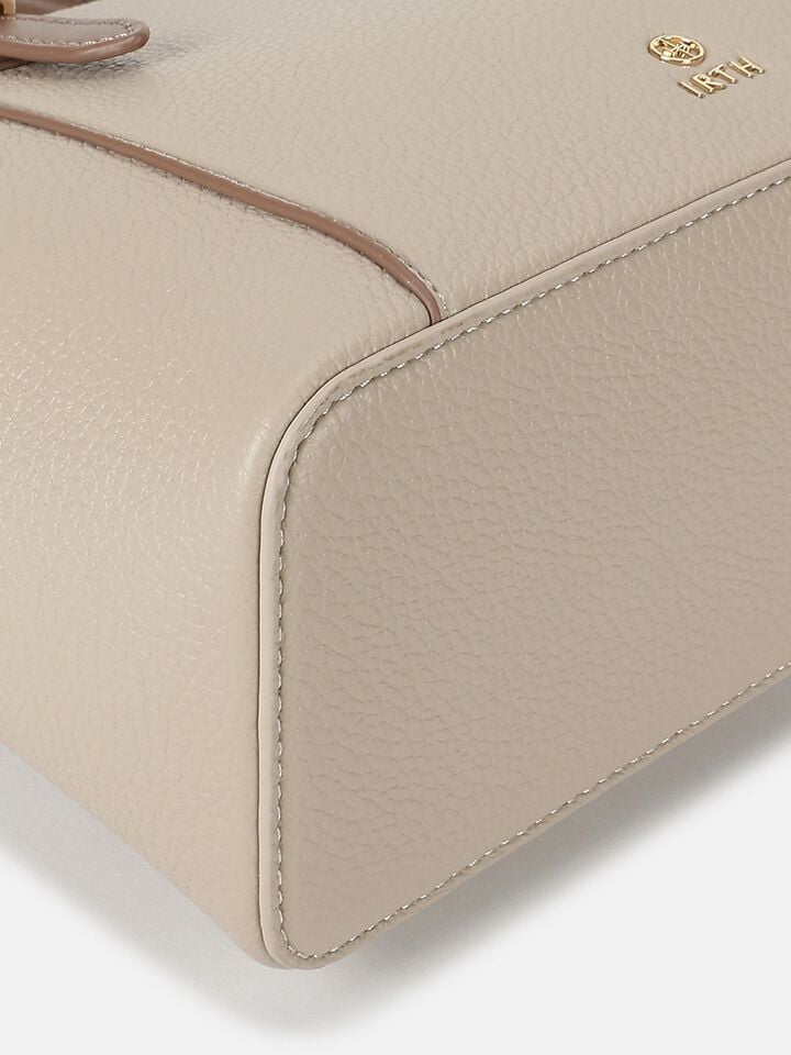 Peyton Handheld - Off-White