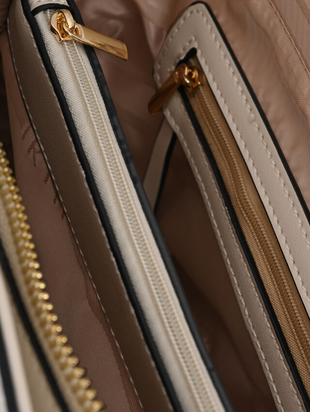 Dreamy creamy shoulder bag