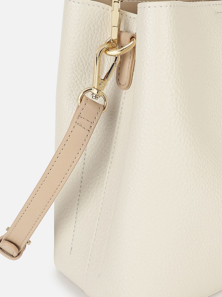 Cassie Handheld - Off-White
