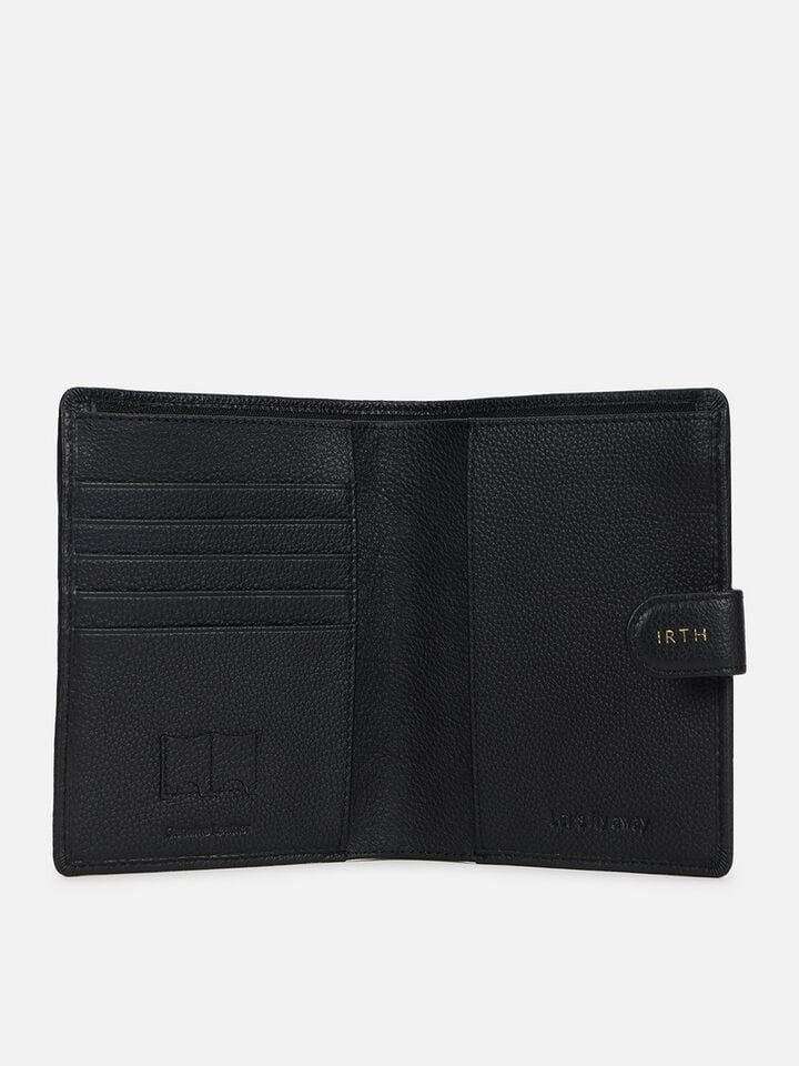 Meadows Atlas Passport Holder - Black